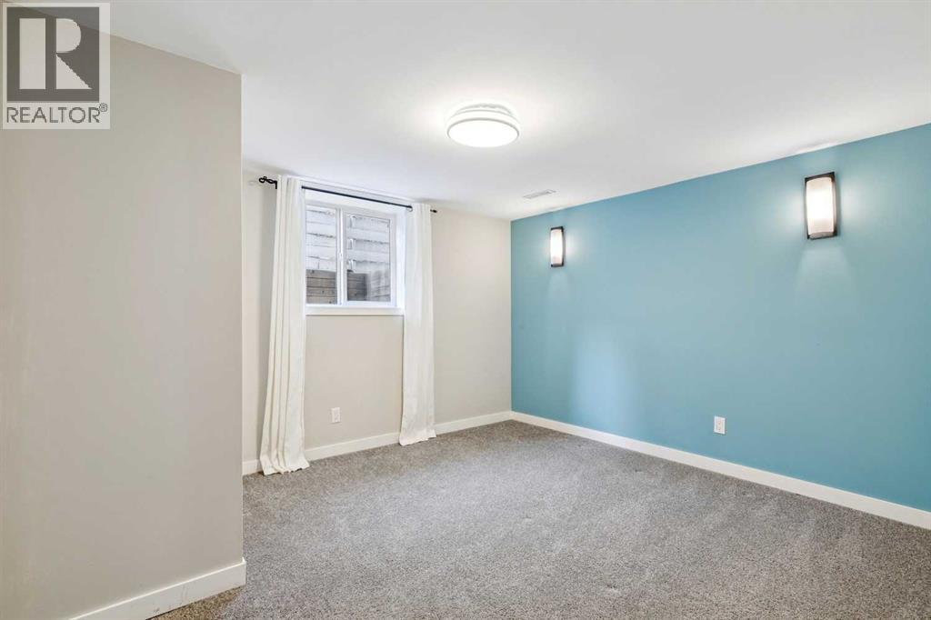 Single Family House Bungalow for Sale in   Avenue SW Elboya Calgary 