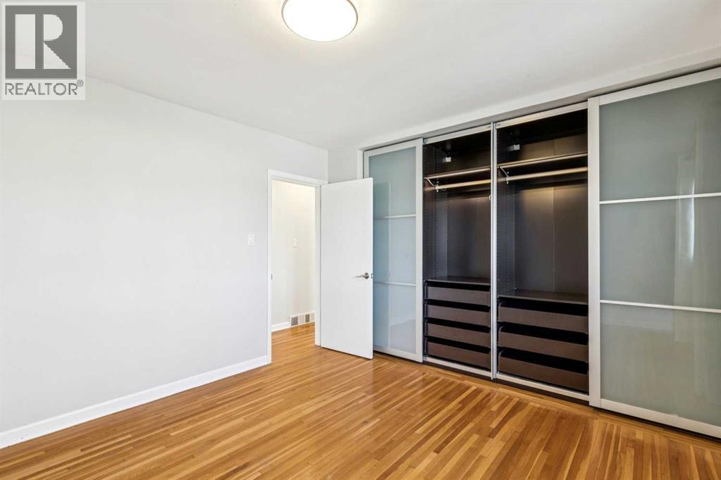 Single Family House Bungalow for Sale in   Avenue SW Elboya Calgary 