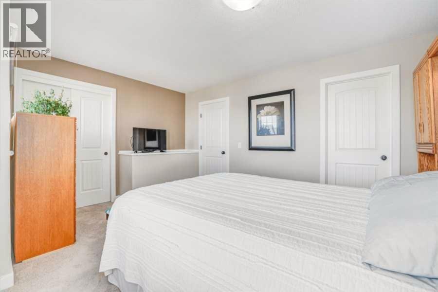 Single Family House for Sale in  Everridge Common SW Evergreen Calgary 