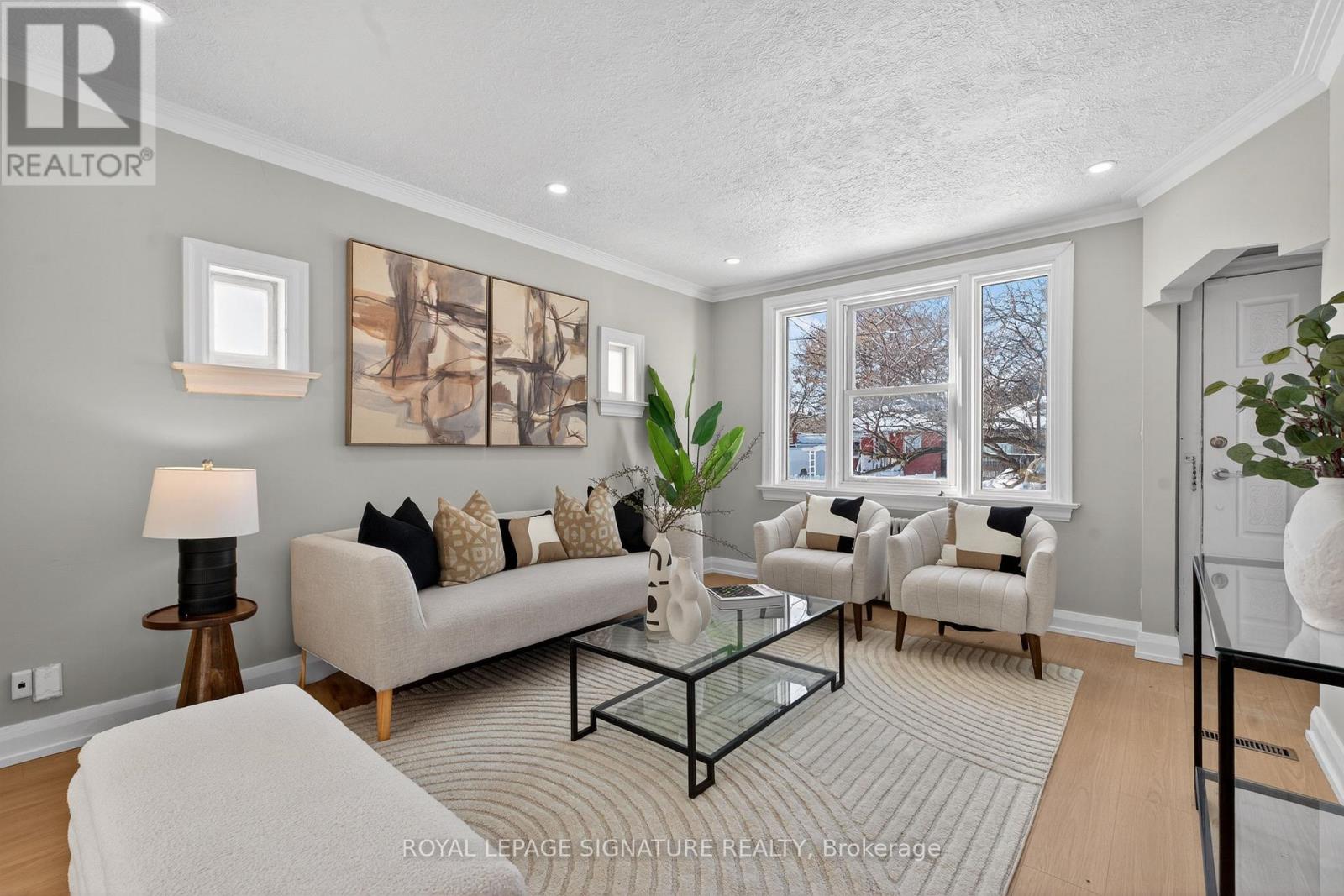 3 WANSTEAD AVENUE - Photo 2 of 37, Toronto (Oakridge), Ontario