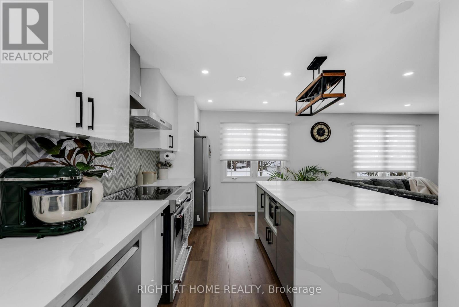 5 CAROL ROAD - Photo 2 of 25, Barrie (Allandale Heights), Ontario