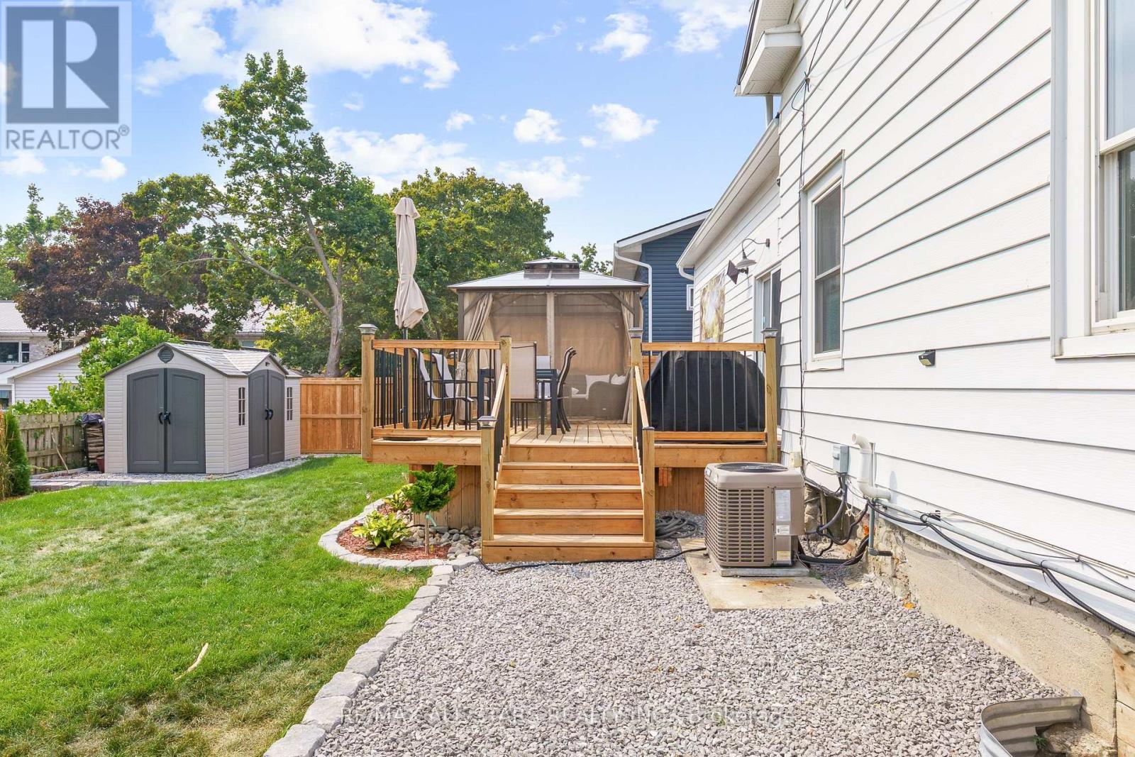155 COLBORNE STREET — photo 33