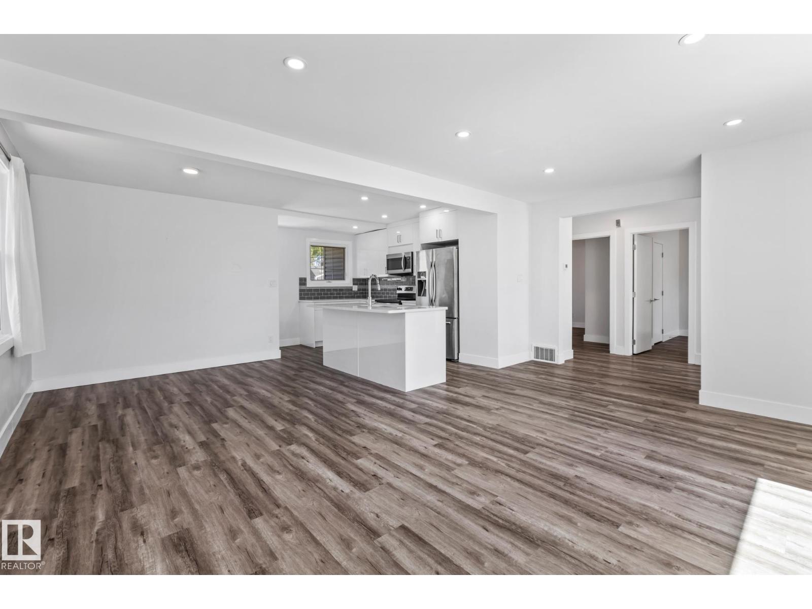 11420 112 AV NW, Edmonton