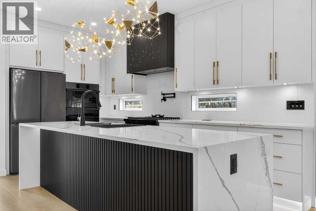 Single Family House for Sale in   Avenue SW Windsor Park Calgary 