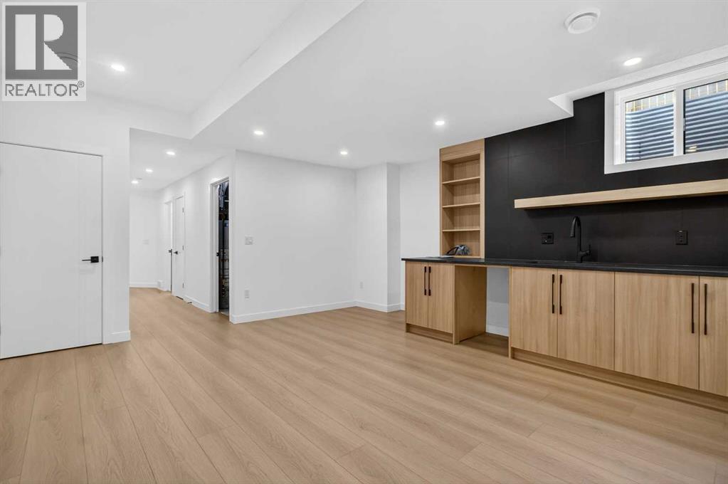 Single Family House for Sale in   Avenue SW Windsor Park Calgary 