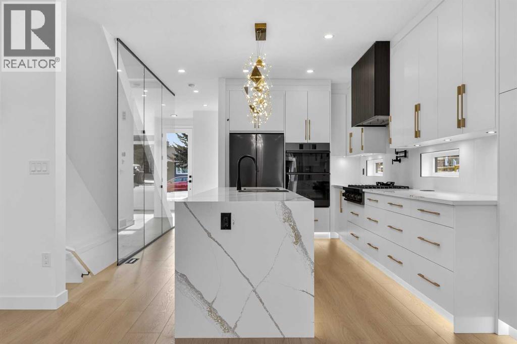 Single Family House for Sale in   Avenue SW Windsor Park Calgary 