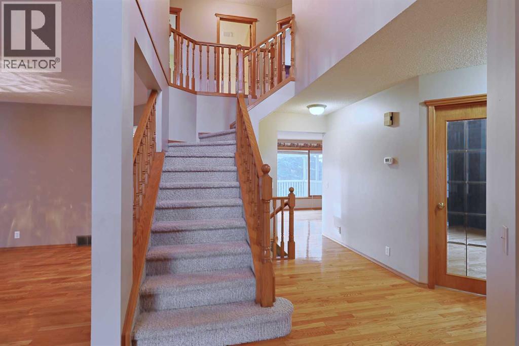 Single Family House for Sale in  Schubert Place NW Scenic Acres Calgary 