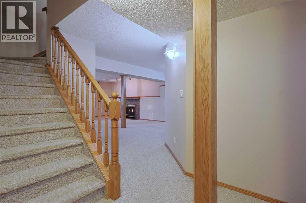 Single Family House for Sale in  Schubert Place NW Scenic Acres Calgary 