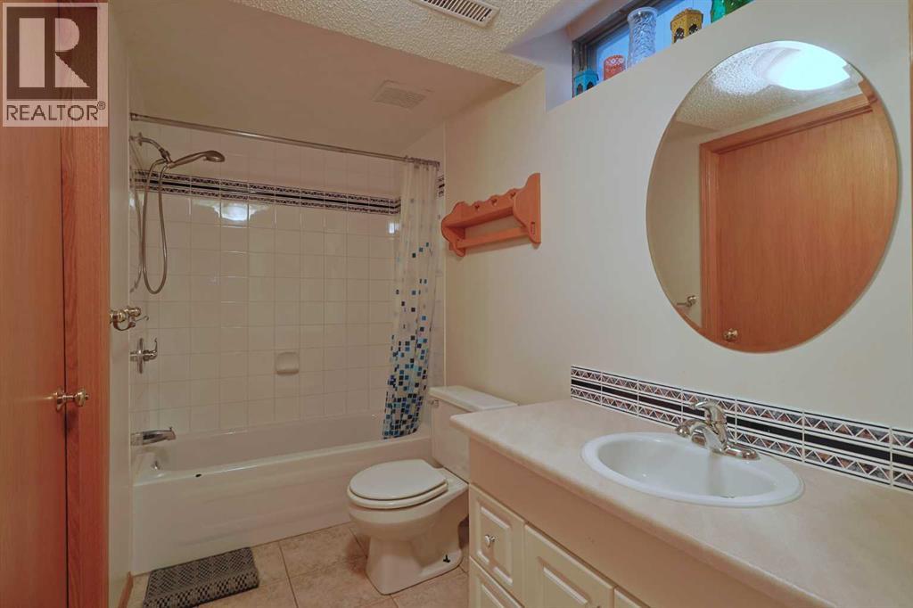 Single Family House for Sale in  Schubert Place NW Scenic Acres Calgary 