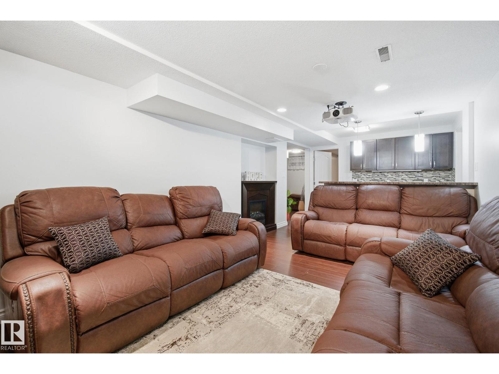 
          13812 120 Street NW
            <br/>
            <span>Edmonton</span>
            , 
            <span>AB</span>
             <span>T5X5B8</span>
         - Photo 11