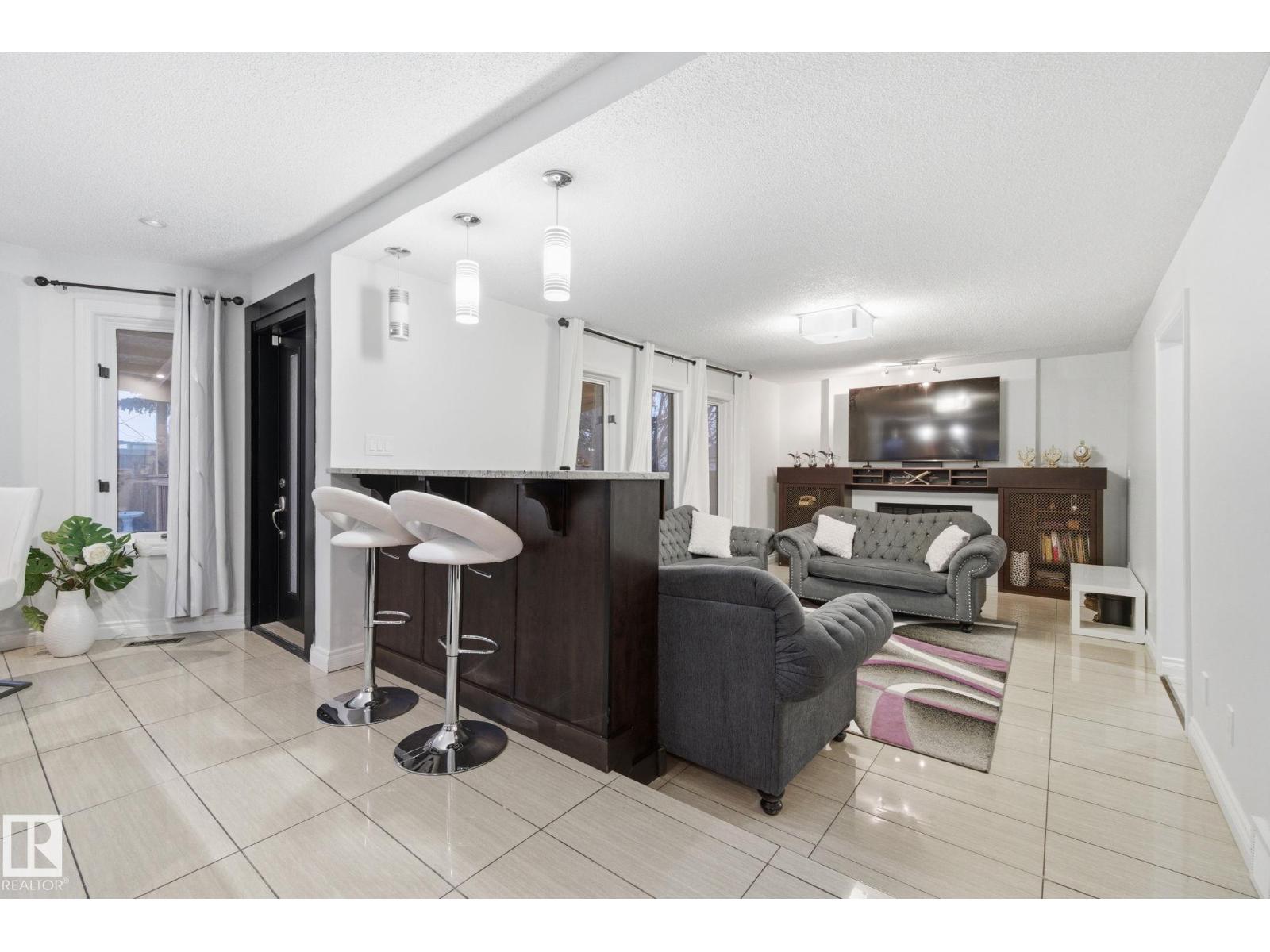 
          13812 120 Street NW
            <br/>
            <span>Edmonton</span>
            , 
            <span>AB</span>
             <span>T5X5B8</span>
         - Photo 39