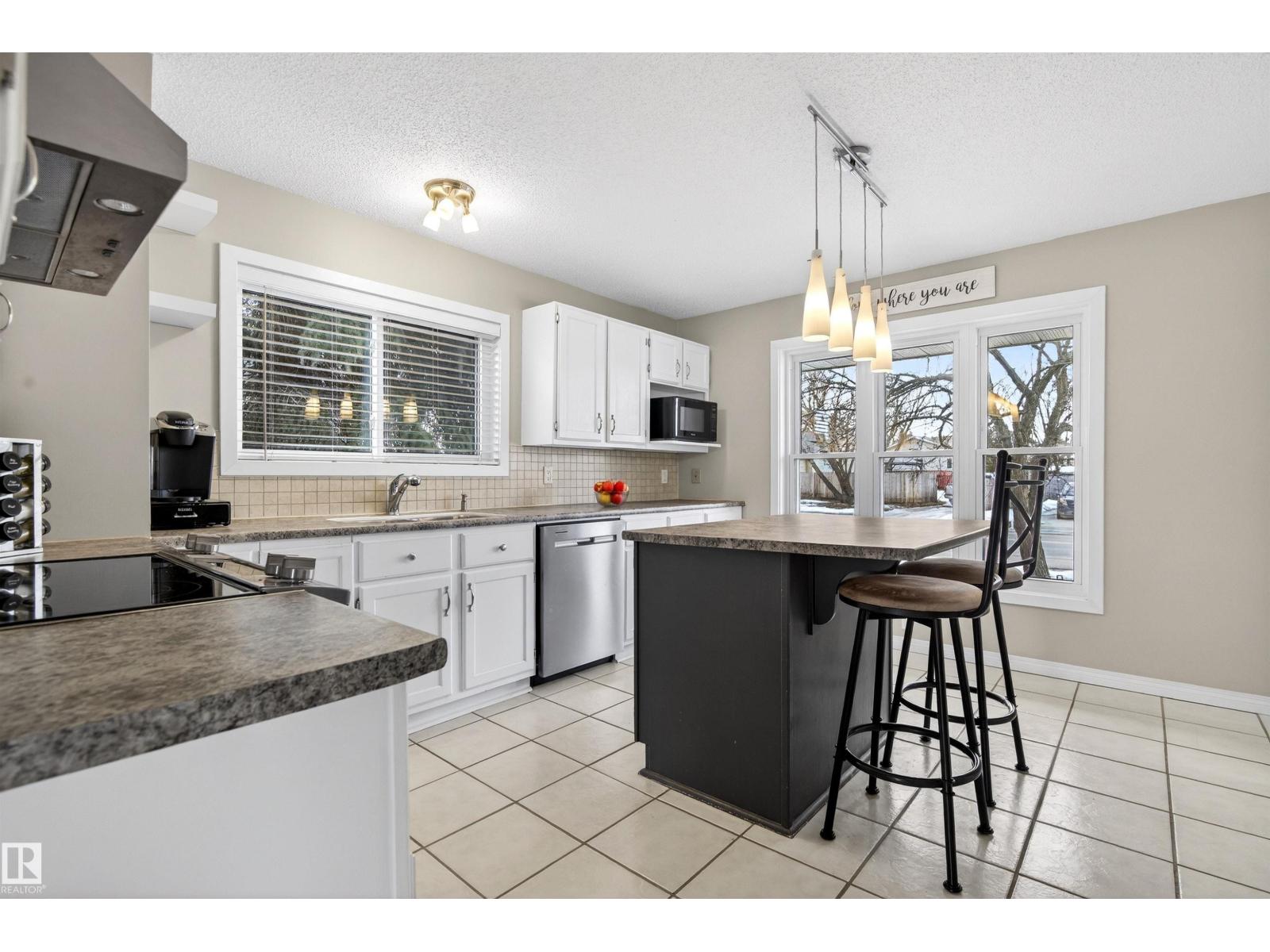 3907 44 AV, Stony Plain