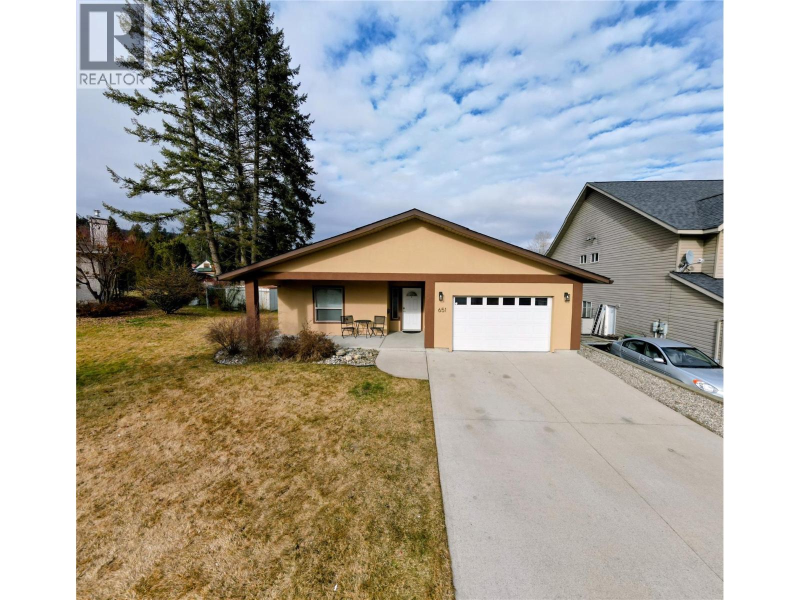 651 Hanville Place, Castlegar