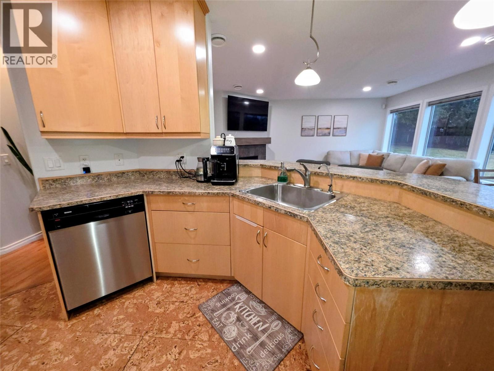 651 Hanville Place, Castlegar