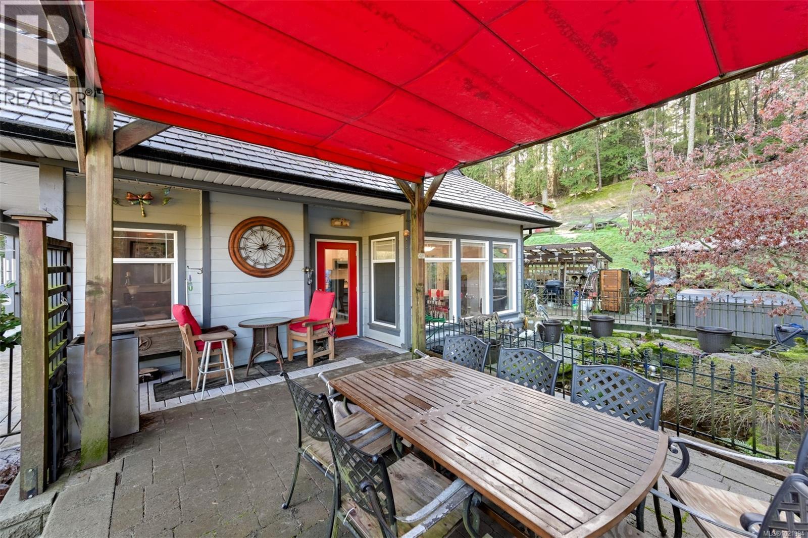 846 Aros Rd, Cobble Hill