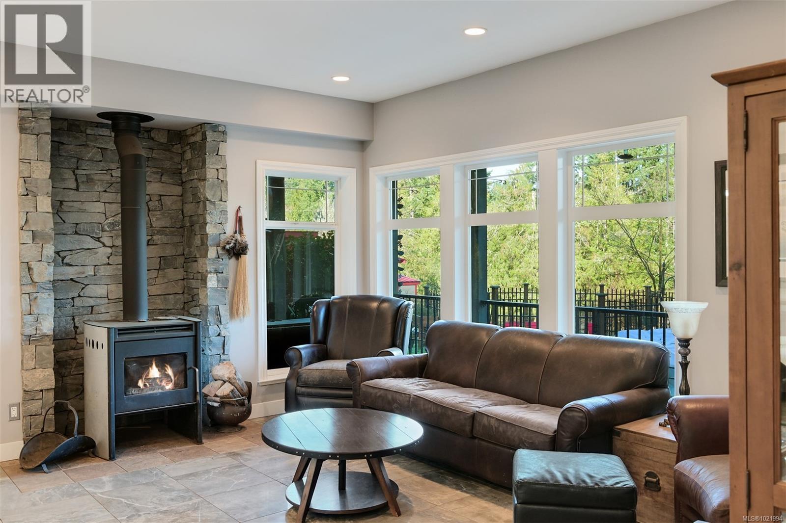 846 Aros Rd, Cobble Hill