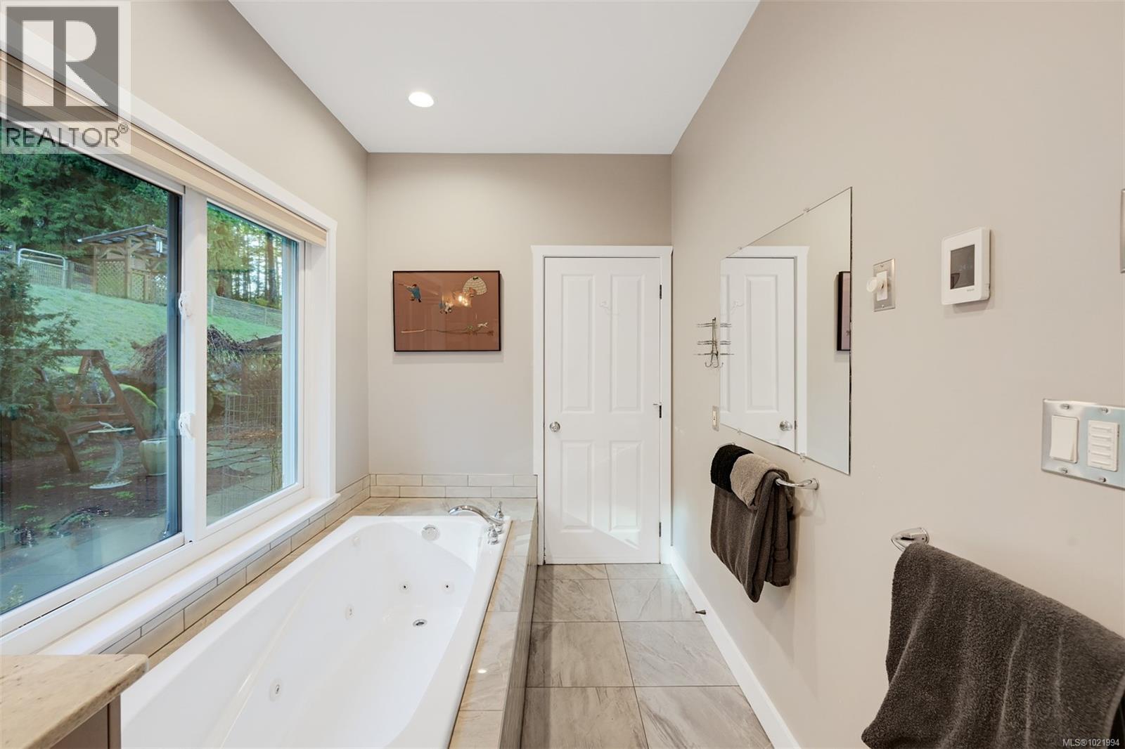 846 Aros Rd, Cobble Hill