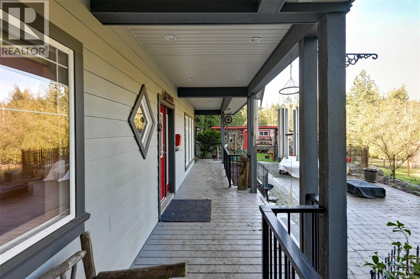 846 Aros Rd, Cobble Hill