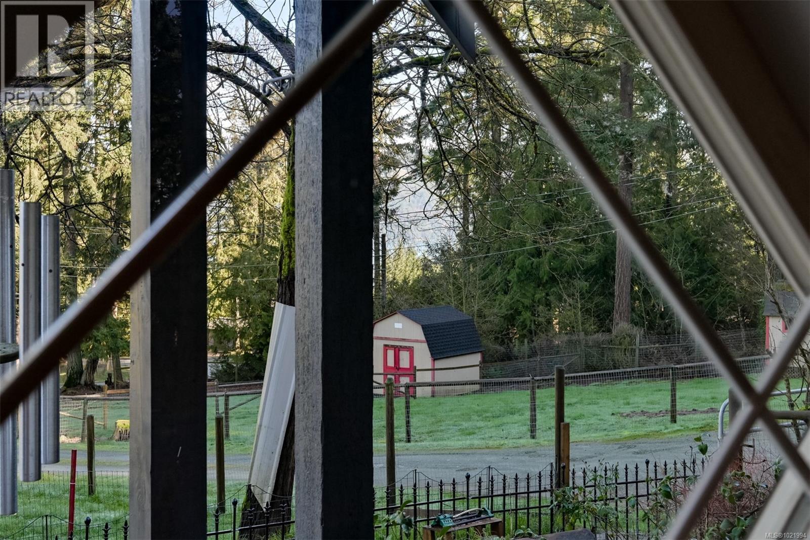 846 Aros Rd, Cobble Hill