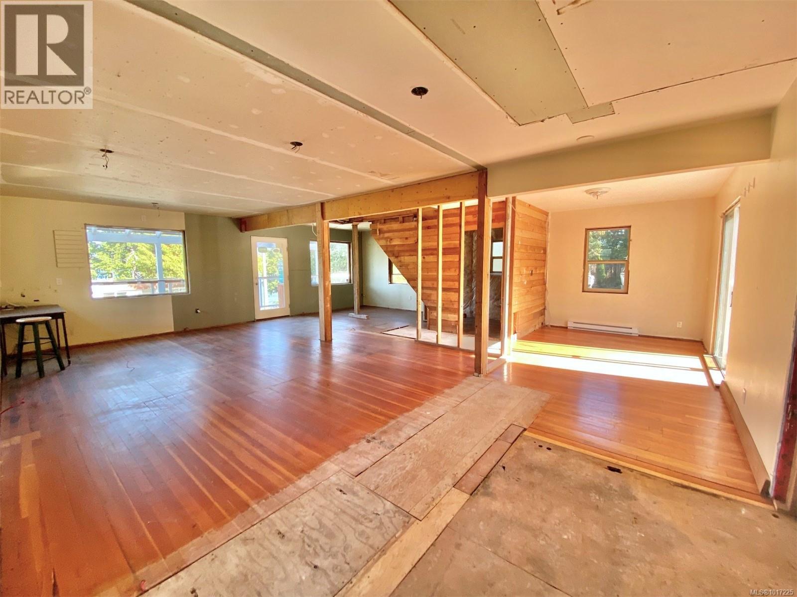 561 Campbell St, Tofino