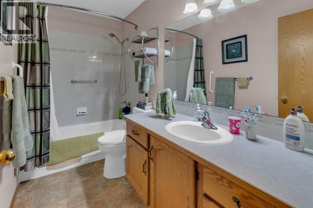 38 West Mcdougal Road, Cochrane