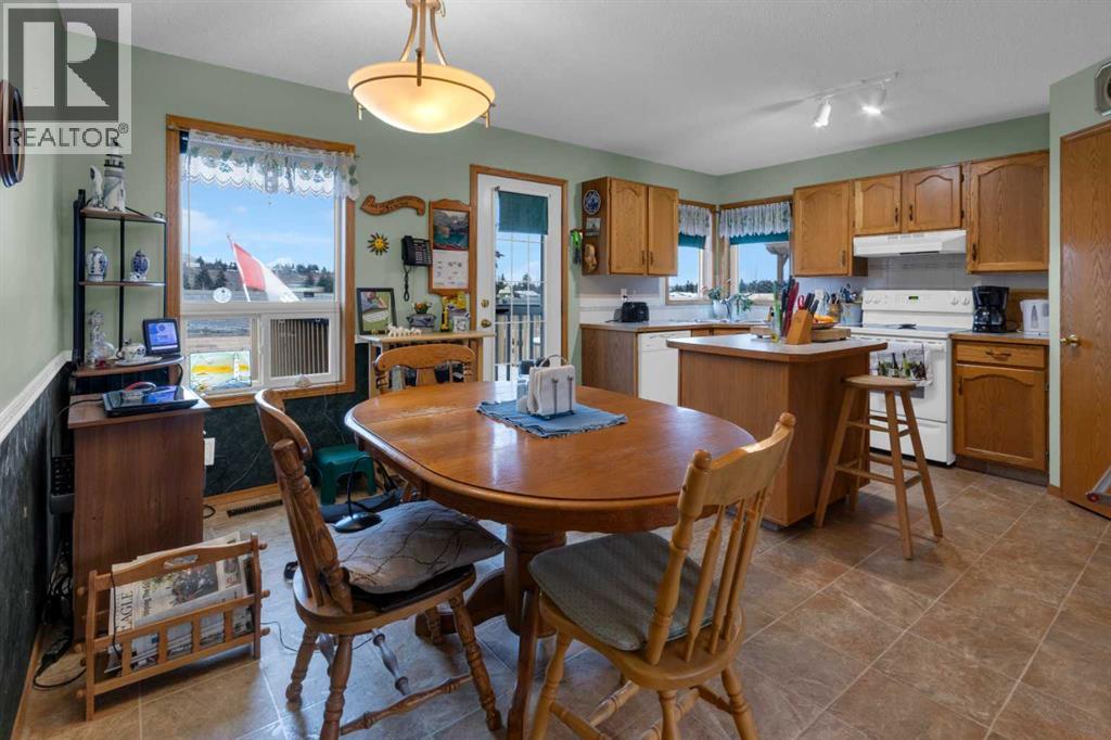 38 West Mcdougal Road, Cochrane