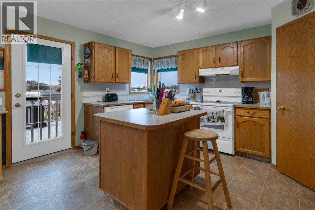 38 West Mcdougal Road, Cochrane