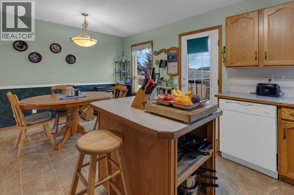 38 West Mcdougal Road, Cochrane