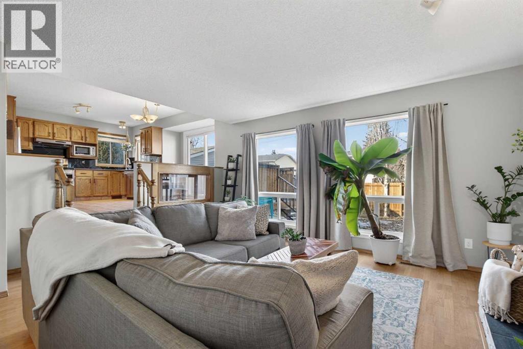 Single Family House for Sale in  Mckerrell Close SE McKenzie Lake Calgary 