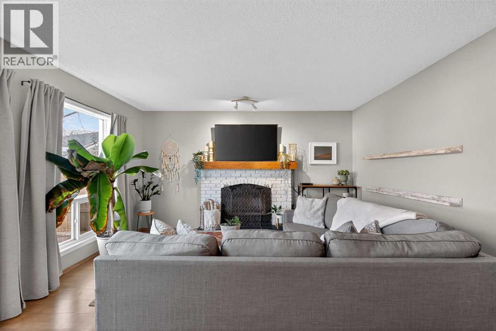 Single Family House for Sale in  Mckerrell Close SE McKenzie Lake Calgary 