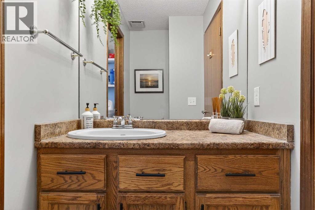 Single Family House for Sale in  Mckerrell Close SE McKenzie Lake Calgary 