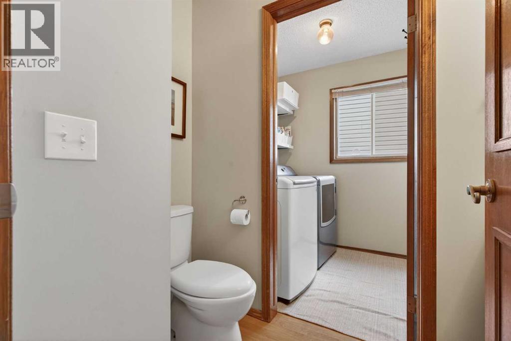 Single Family House for Sale in  Mckerrell Close SE McKenzie Lake Calgary 