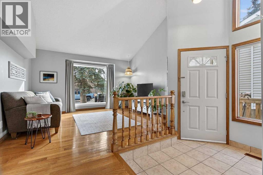 Single Family House for Sale in  Mckerrell Close SE McKenzie Lake Calgary 