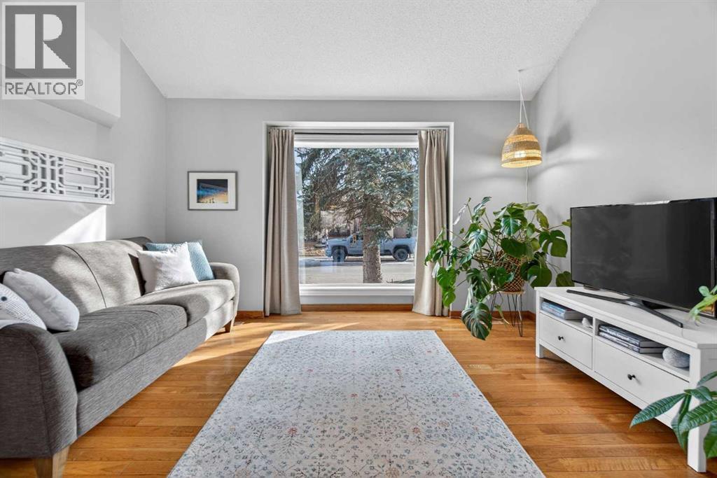 Single Family House for Sale in  Mckerrell Close SE McKenzie Lake Calgary 