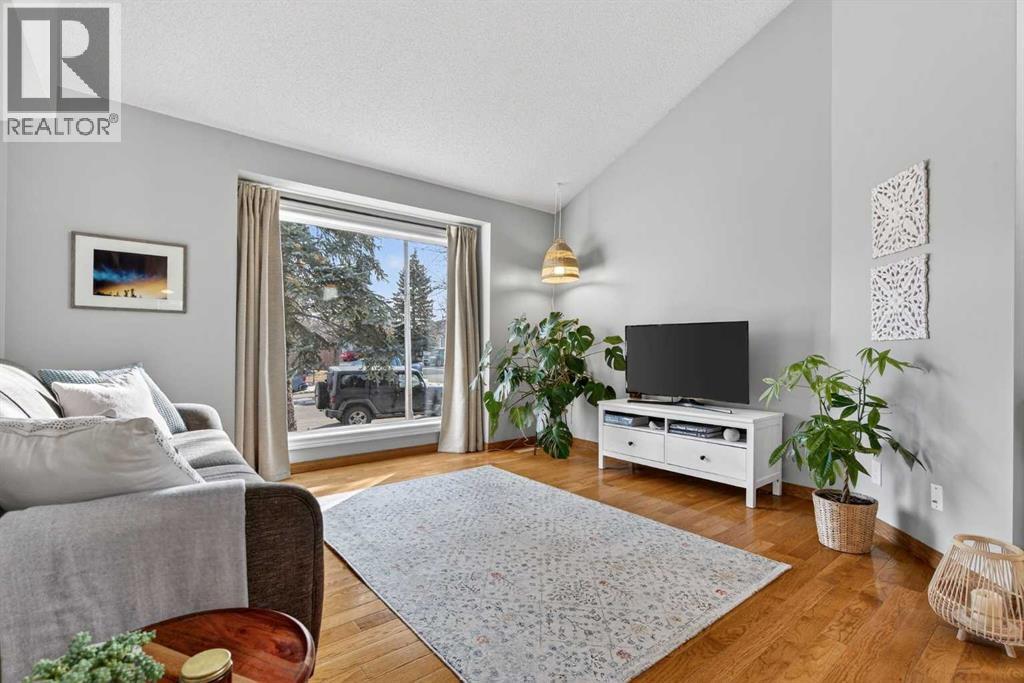 Single Family House for Sale in  Mckerrell Close SE McKenzie Lake Calgary 