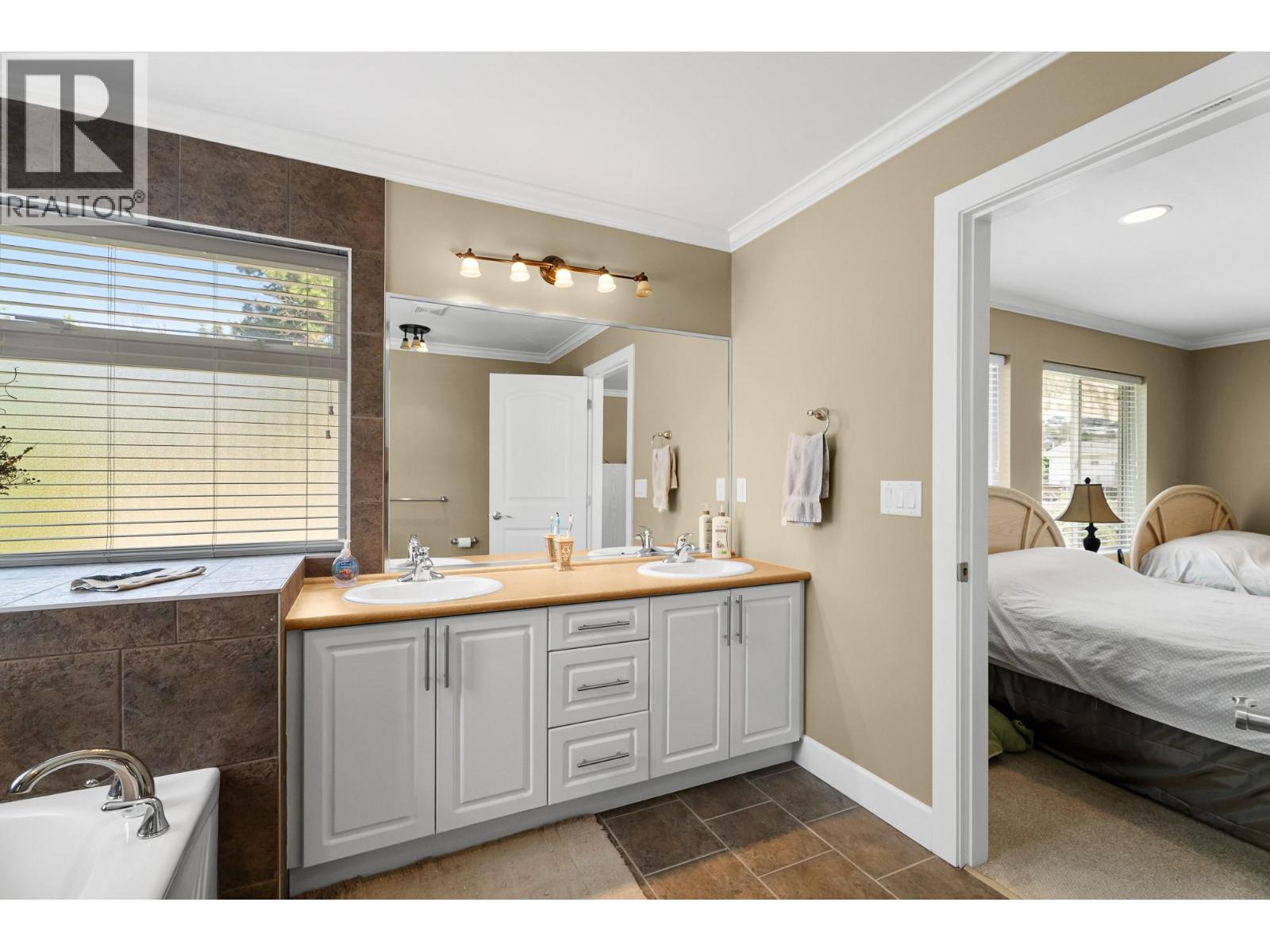 2625 Forksdale Avenue - 42