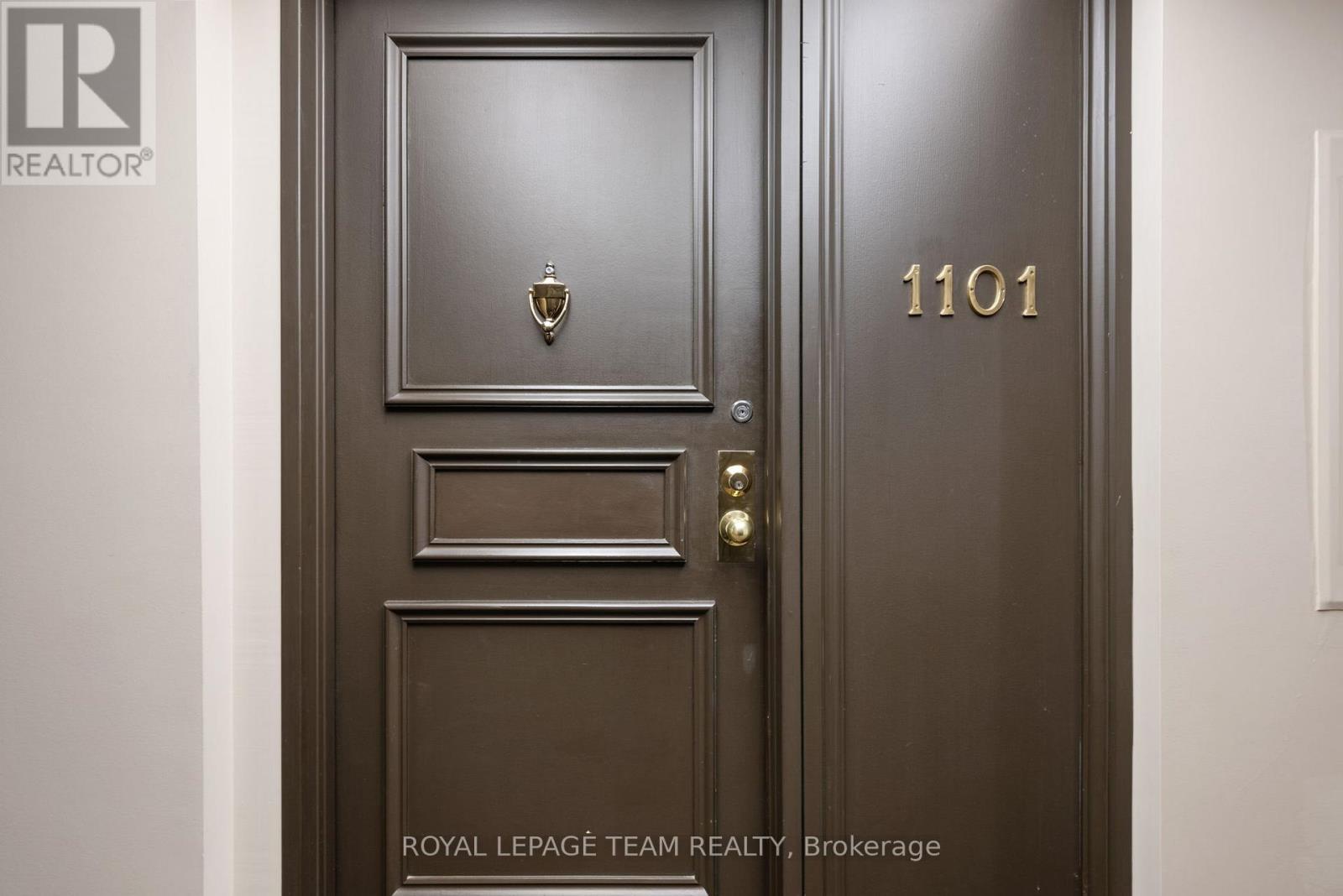 1081 Ambleside Unit 1101 photo 5