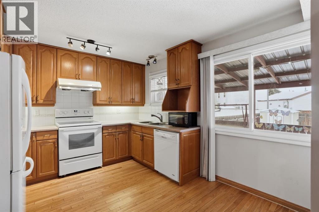 Single Family House for Sale in   Street SE Penbrooke Meadows Calgary 