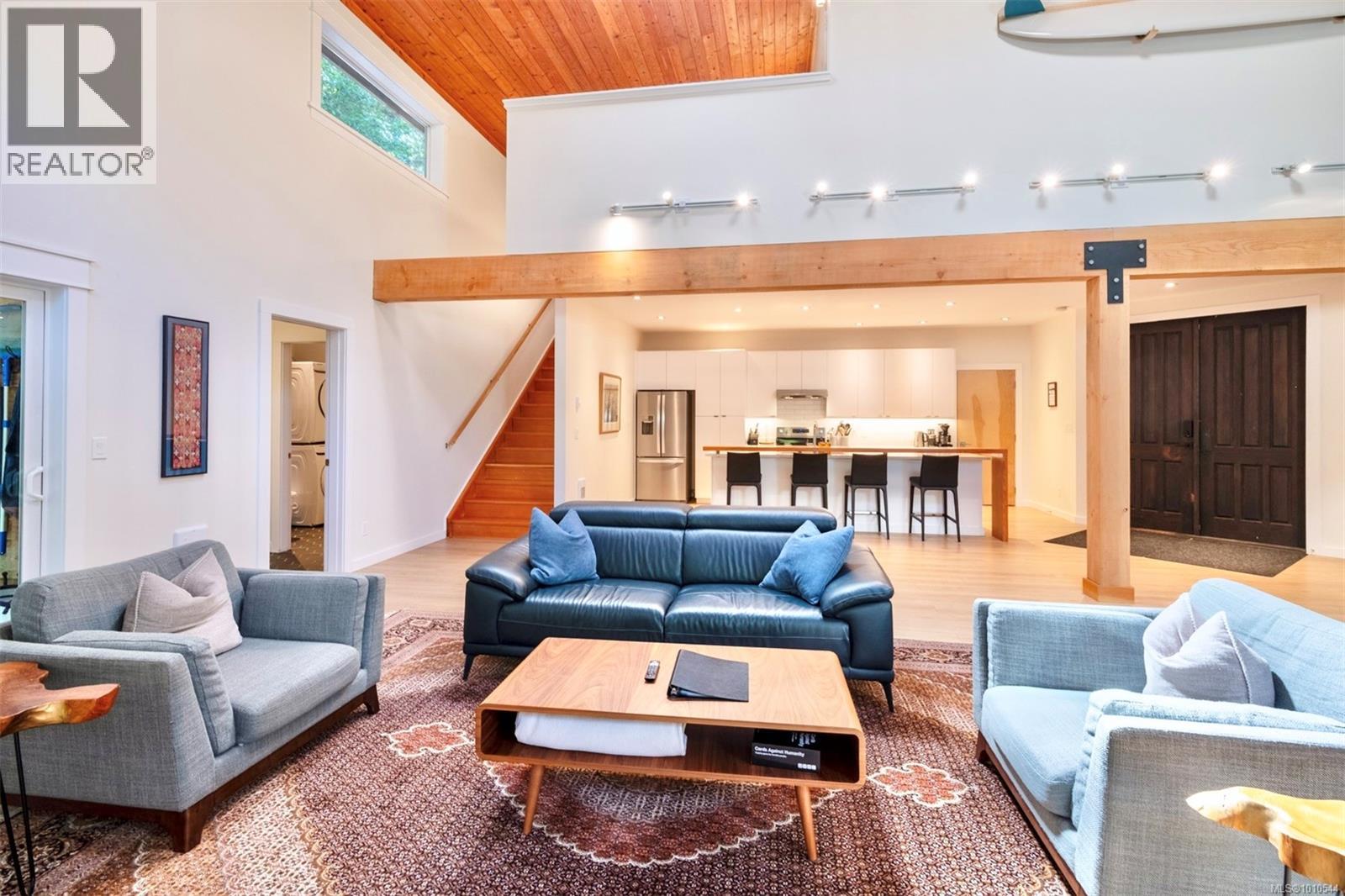 1316 Lynn Rd, Tofino