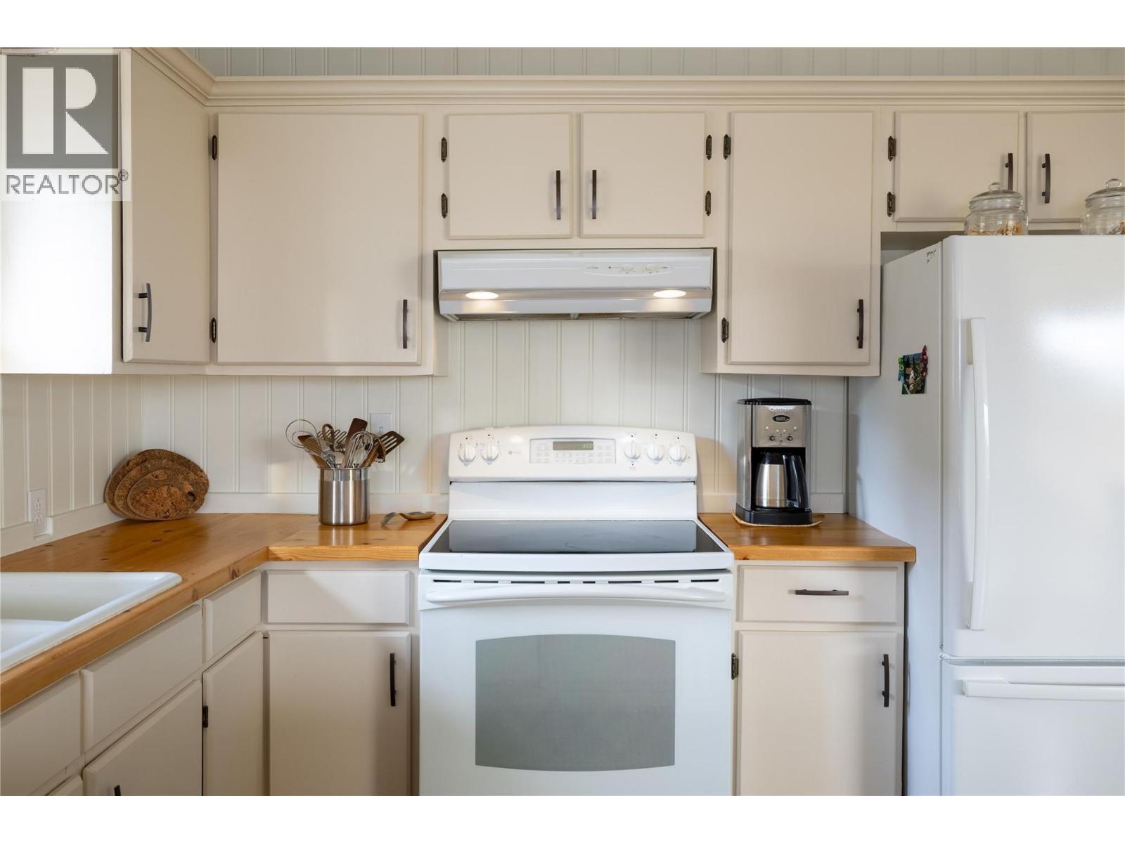  6424 Goose Lake Road, Vernon