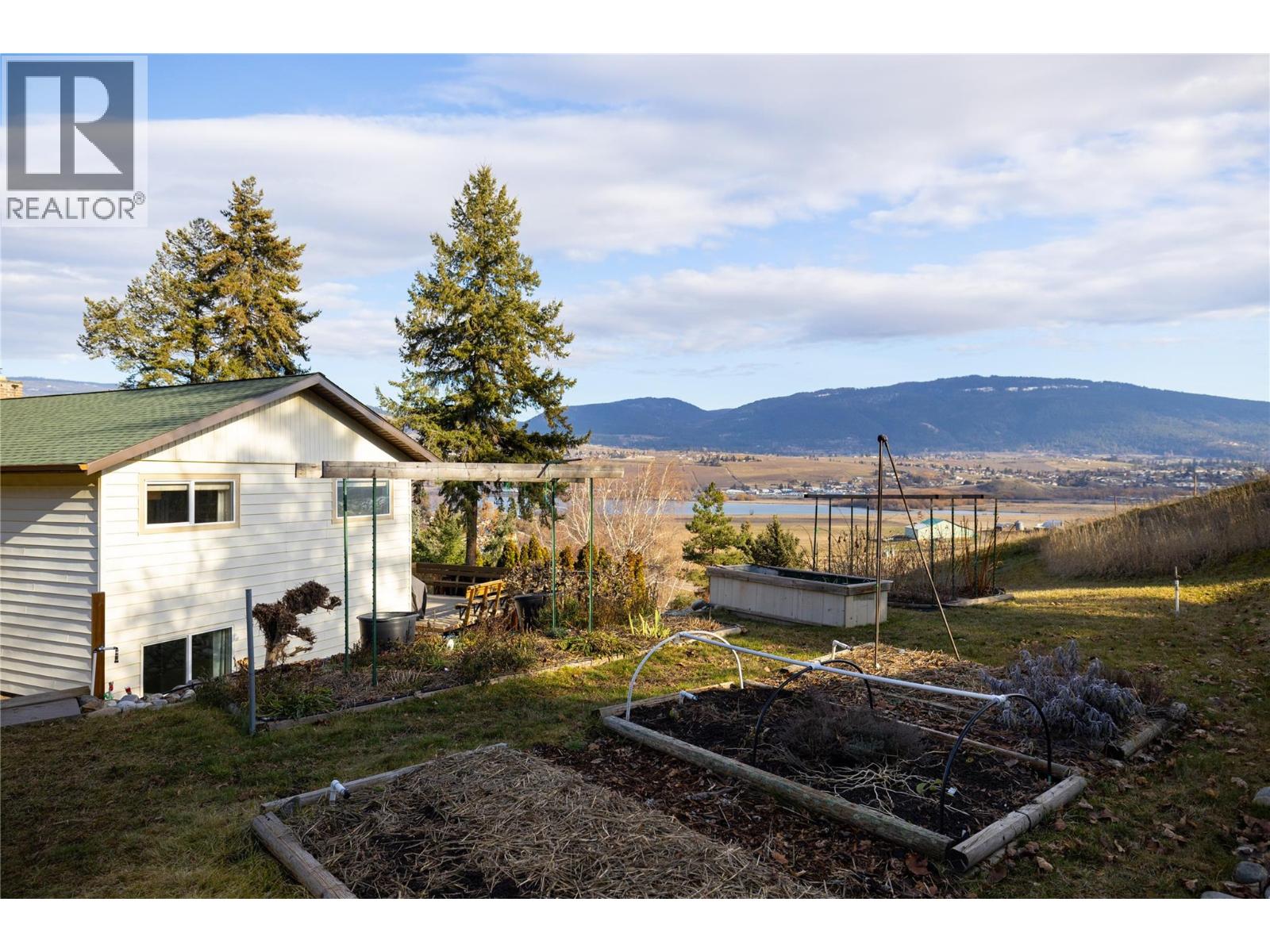  6424 Goose Lake Road, Vernon