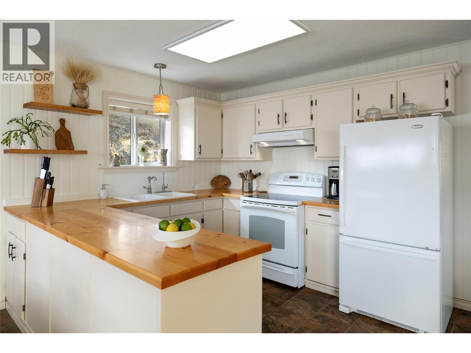  6424 Goose Lake Road, Vernon