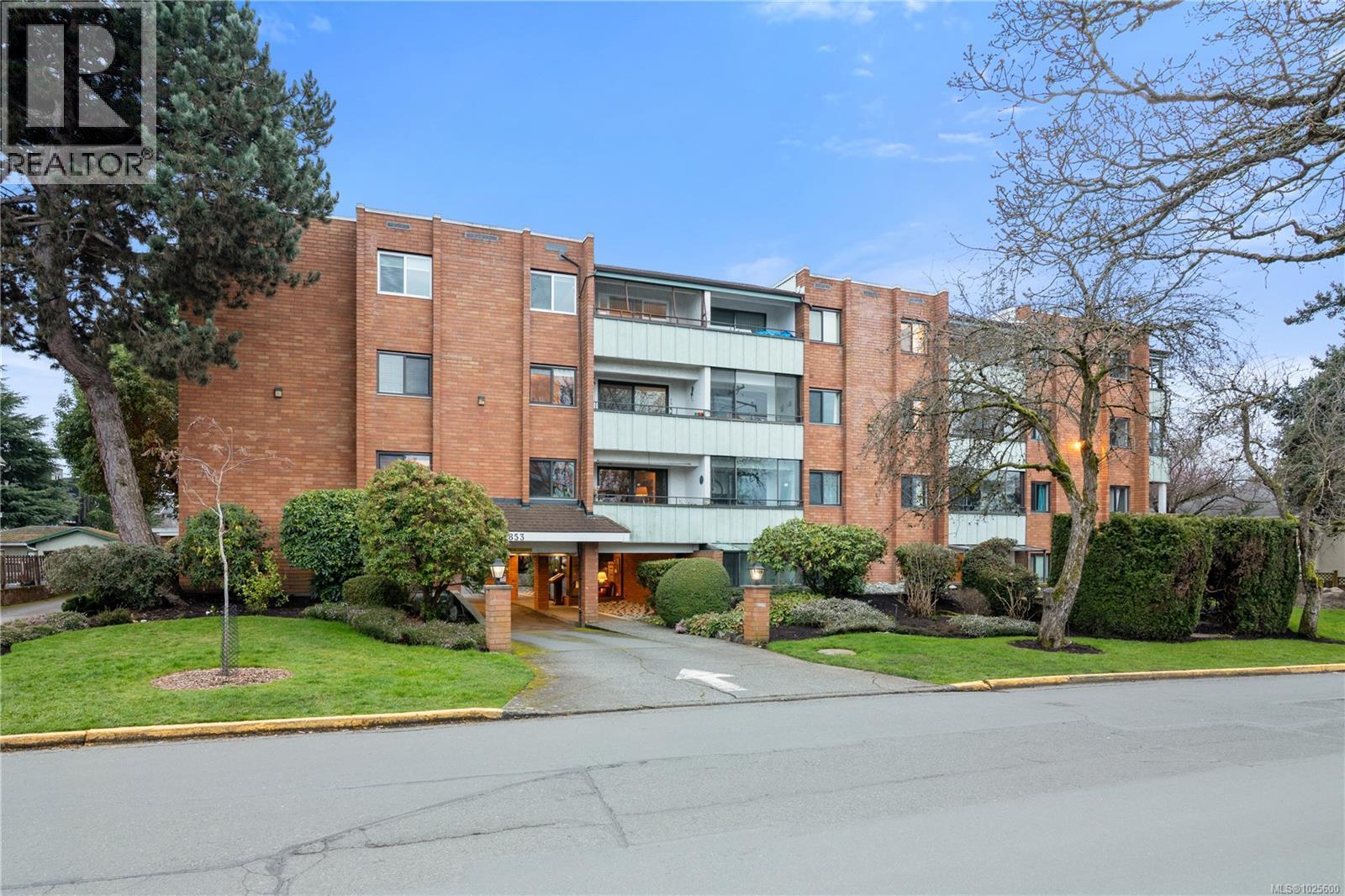 406 853 Selkirk Ave, Esquimalt