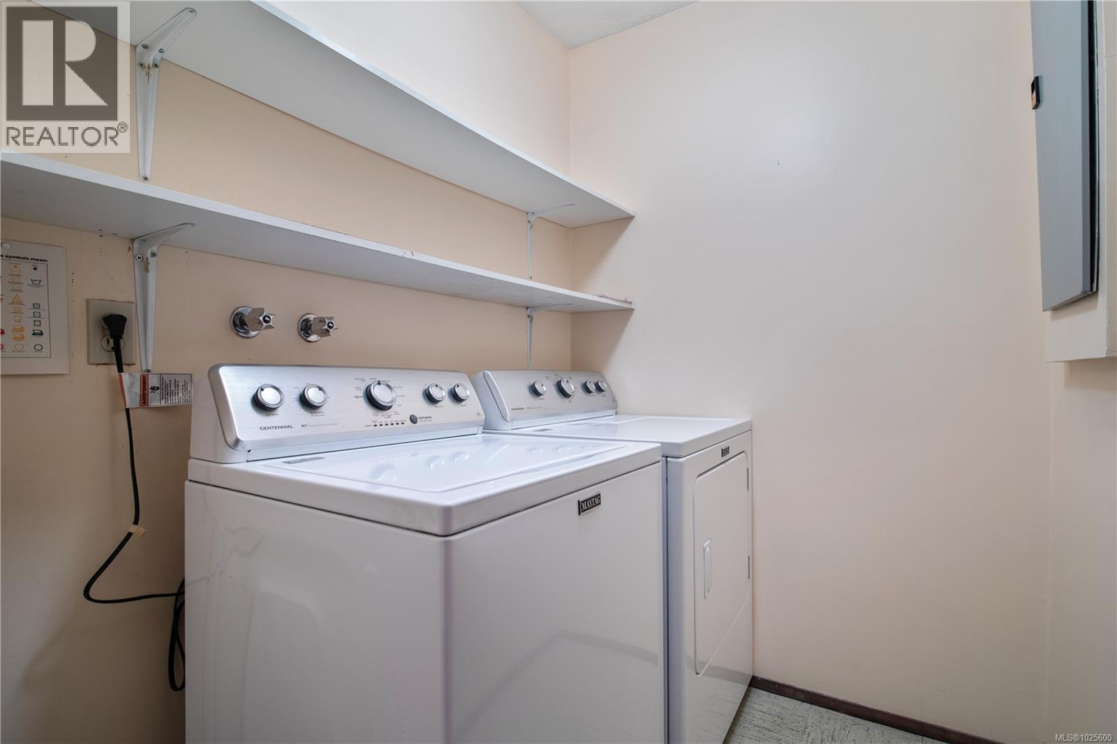 406 853 Selkirk Ave, Esquimalt