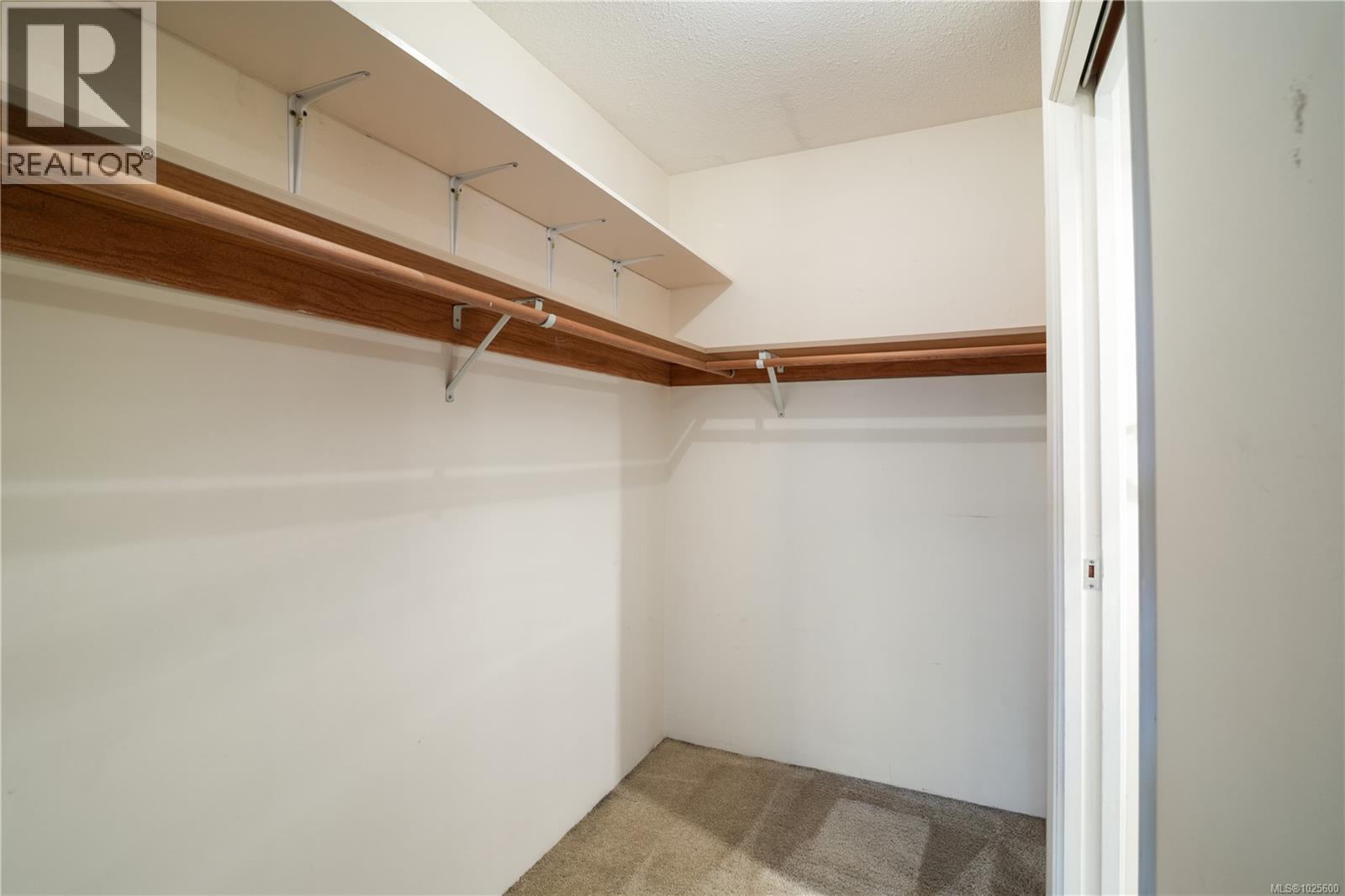 406 853 Selkirk Ave, Esquimalt