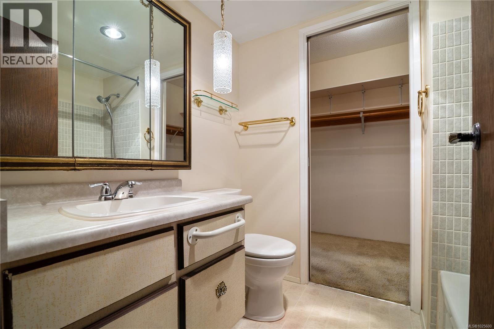 406 853 Selkirk Ave, Esquimalt