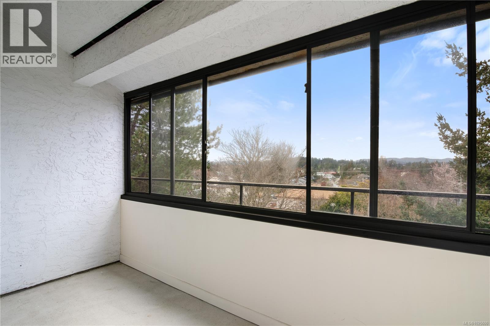 406 853 Selkirk Ave, Esquimalt