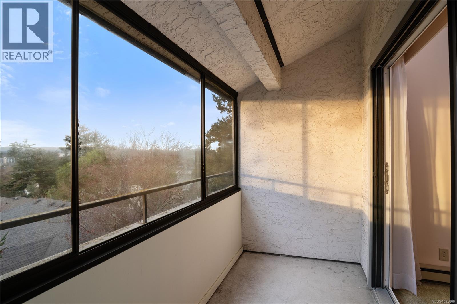 406 853 Selkirk Ave, Esquimalt