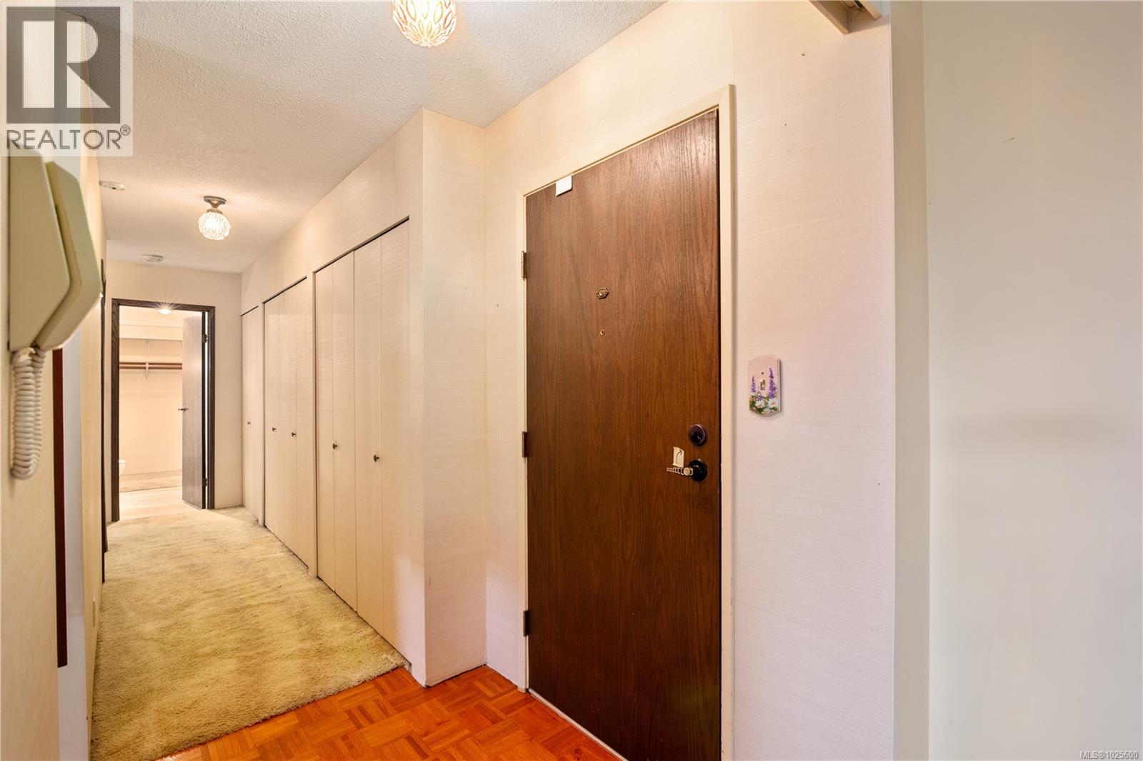 406 853 Selkirk Ave, Esquimalt