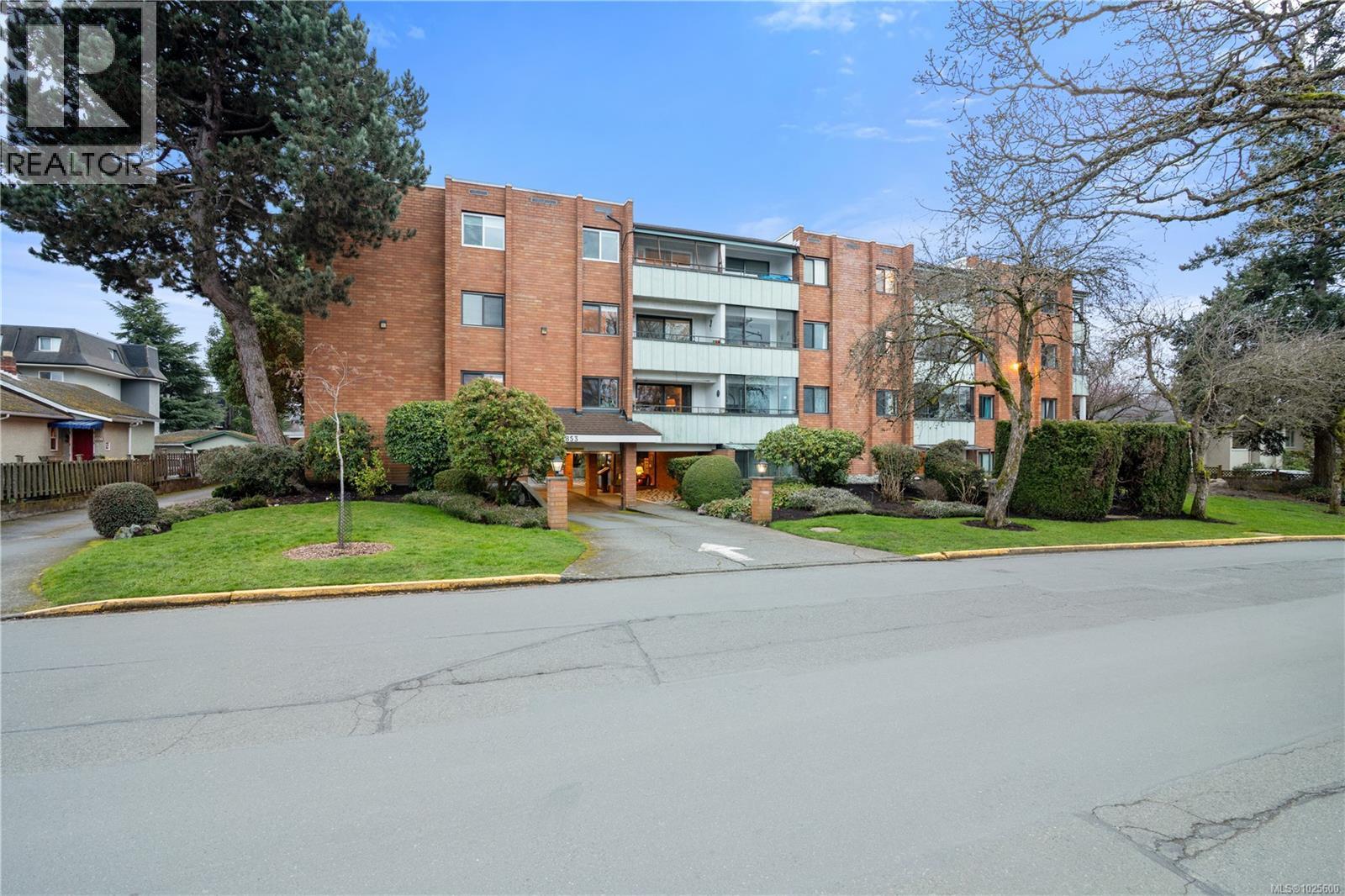 406 853 Selkirk Ave, Esquimalt